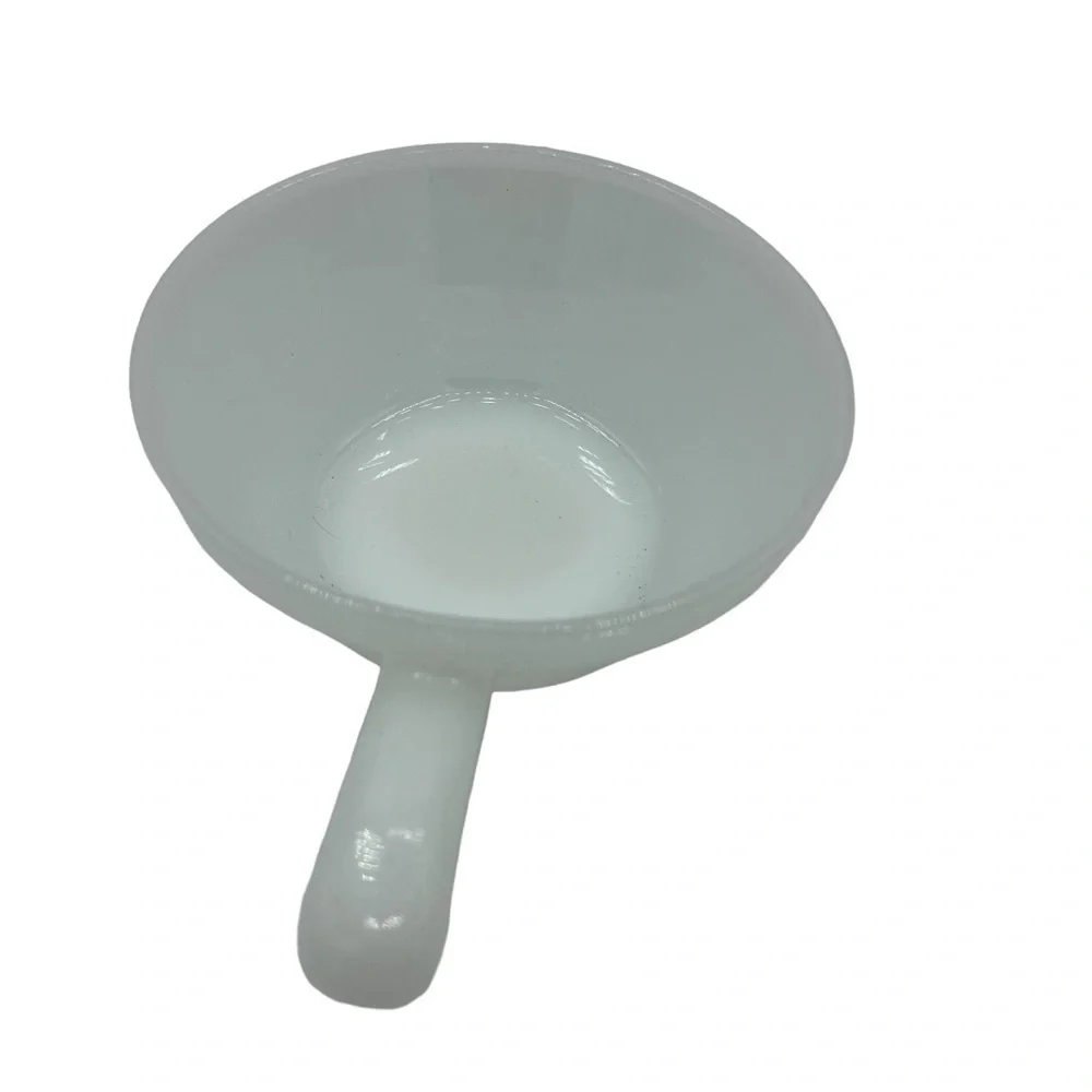 Vintage FIRE-KING WHITE BEEHIVE SOUP BOWL w/ HANDLE Ovenware Made in USA